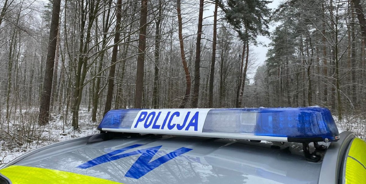 Policjanci kolneńskiej drogówki zatrzymali 69-latka, który kierował hondą pomimo 4 orzeczonych zakazów (fot. KPP Kolno)
