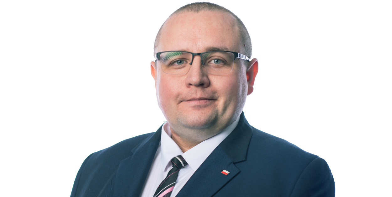 Stawiajmy na ludzi przedsiębiorczych i mogących czymś się pochwalić w swoim życiu zawodowym czy społecznym. Jeśli ktoś się sprawdził jako radny i dbał o swój okręg to warto kolejny raz mu zaufać. Dlatego proszę Mieszkańców Gminy Kolno kolejny raz o głos i zaufanie. Obiecuję pracę i skuteczne działanie na rzecz mojego okręgu oraz całego Powiatu Kolneńskiego