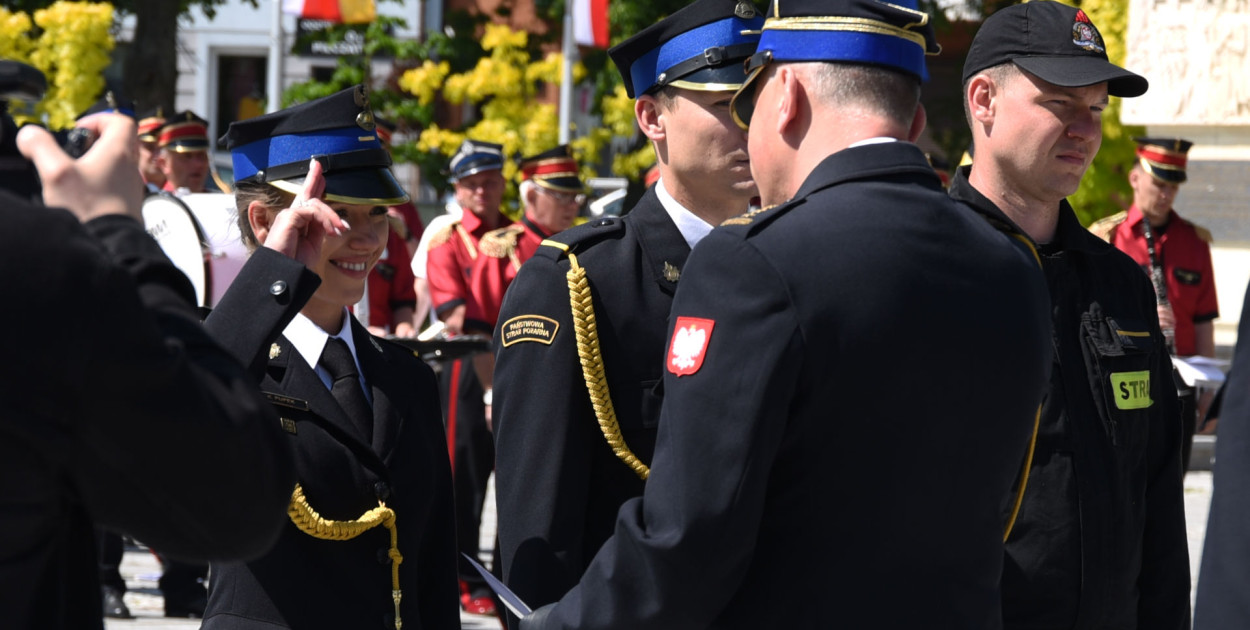 W powiecie kolneńskim służbę pełnią strażacy zawodowi i ochotnicy. Razem tworzą sprawny system, który gwarantuje bezpieczeństwo wszystkich mieszkańców - podkreśla starosta T. Klama (fot. archiwum powiatu kolneńskiego)