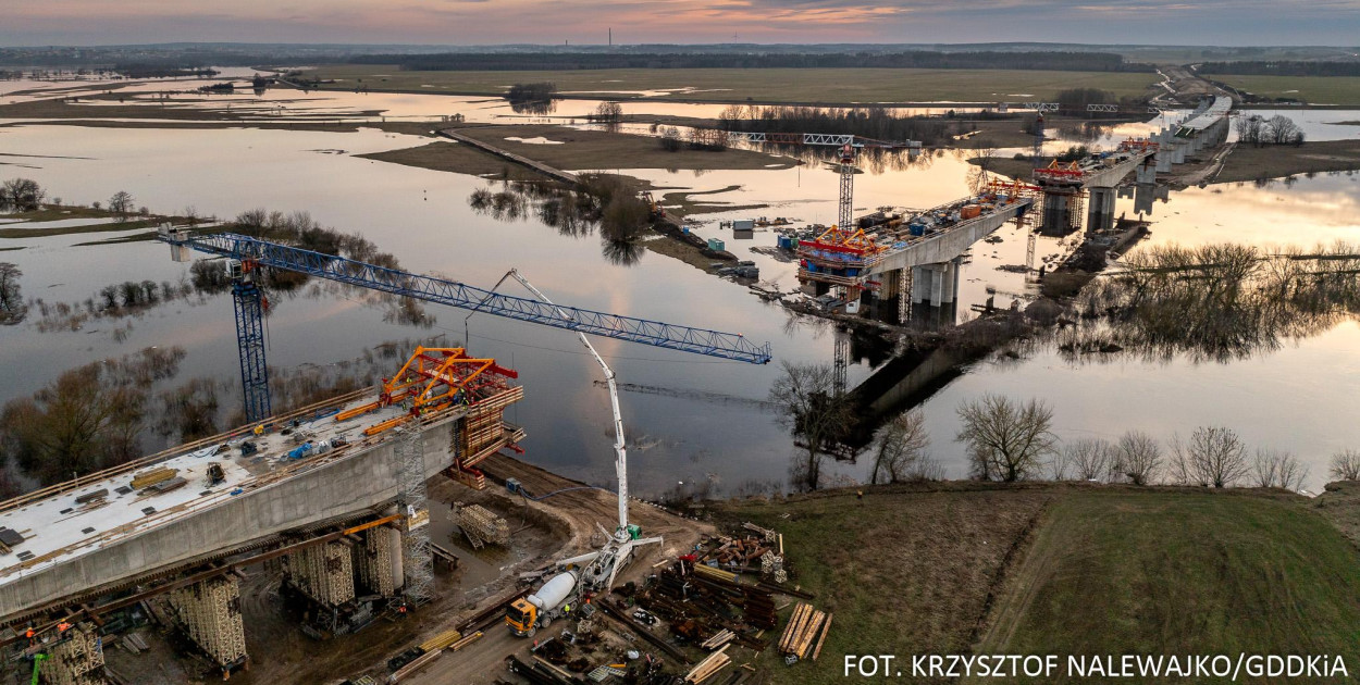 Celem projektu jest budowa odcinka drogi ekspresowej S61 wchodzącej w sieć bazową TEN-T w korytarzu Morze Północne – Bałtyk. Projekt zlokalizowany jest w woj. podlaskim, w powiatach: łomżyńskim oraz Miasta Łomża (miasta na prawach powiatu), na terenie gmin – Łomża, miasto Łomża oraz Piątnica. Odcinek S61 Łomża Zach. – węzeł Kolno będzie stanowił najdłuższy fragment obwodnicy Łomży