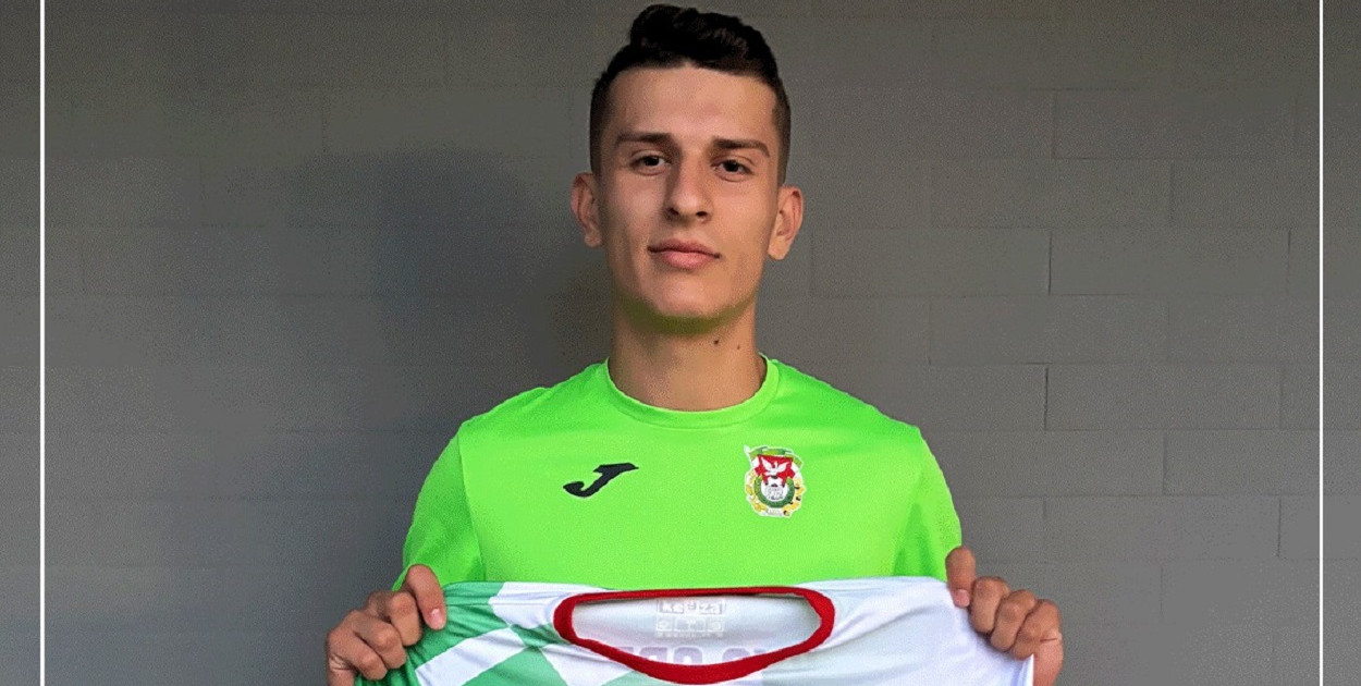 Mateusz Kosowski gra na pozycji prawego obrońcy (Fot. archiwum KKS Orzeł Kolno)