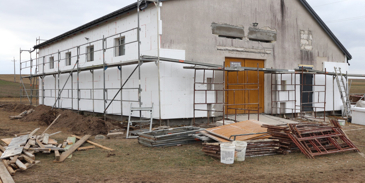 Posiadamy trzy stacje uzdatniania wody. Dwie – w miejscowości Zabiele i Kumelsk – zostały już wcześniej zmodernizowane. Ta w Janowie czekała aż dotąd na swoją kolej – wyjaśniał wójt gminy (Fot. archiwum gminy Kolno)