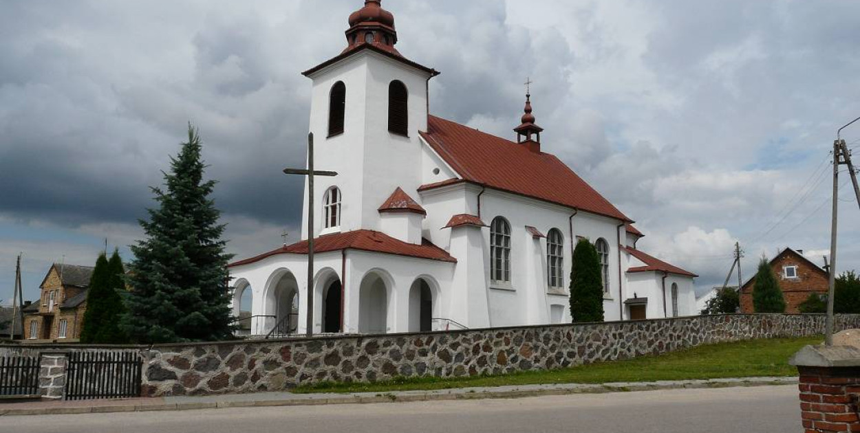 Borkowo – Kościół Parafialny  p.w. św. Trójcy, I poł. XX w. (fot. archiwum powiatu kolneńskiego)