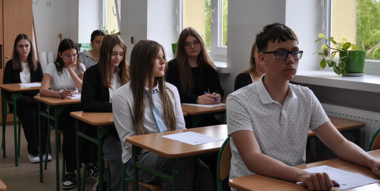 W konkursie uczestniczyło 21 uczniów. 9 uczniów ze szkół podstawowych z terenu powiatu kolneńskiego oraz 12 uczniów ze szkół ponadpodstawowych (fot. archiwum Ogólniaka)