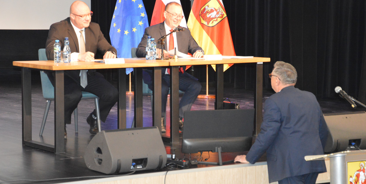 Fot. sesja miejska w kwietniu 2025 roku