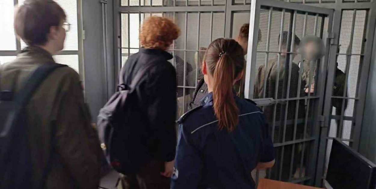Młodzież poznała warunki przyjęcia do służby w Policji oraz zapoznała się ze specyfiką służby poszczególnych wydziałów (fot. KPP Kolno)