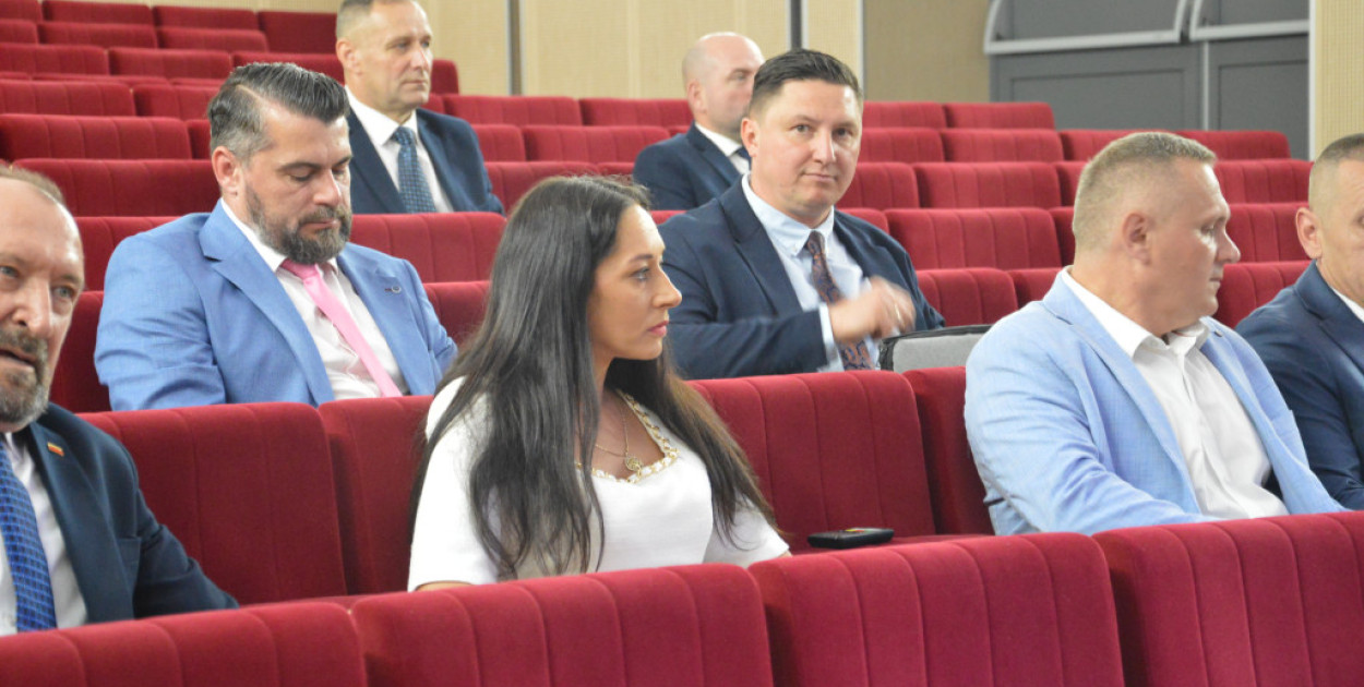 Kolneńscy radni rozpatrzyli raport o stanie miasta podczas sesji, która odbyła się 26 czerwca w sali widowiskowej KOKiS