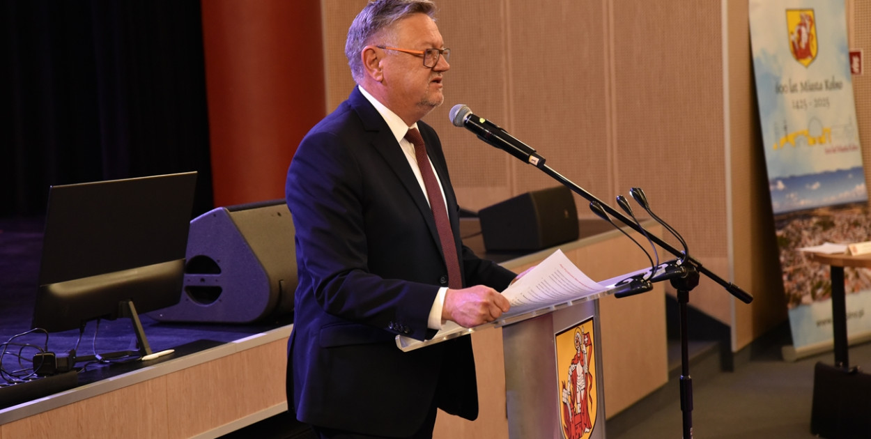 Burmistrz mówiąc o priorytetach, odwoływał się m. in. do Raportu o Stanie Miasta Kolno, w którym wymieniono około 14 kluczowych pozycji (fot. A. Konopka/UM Kolno)