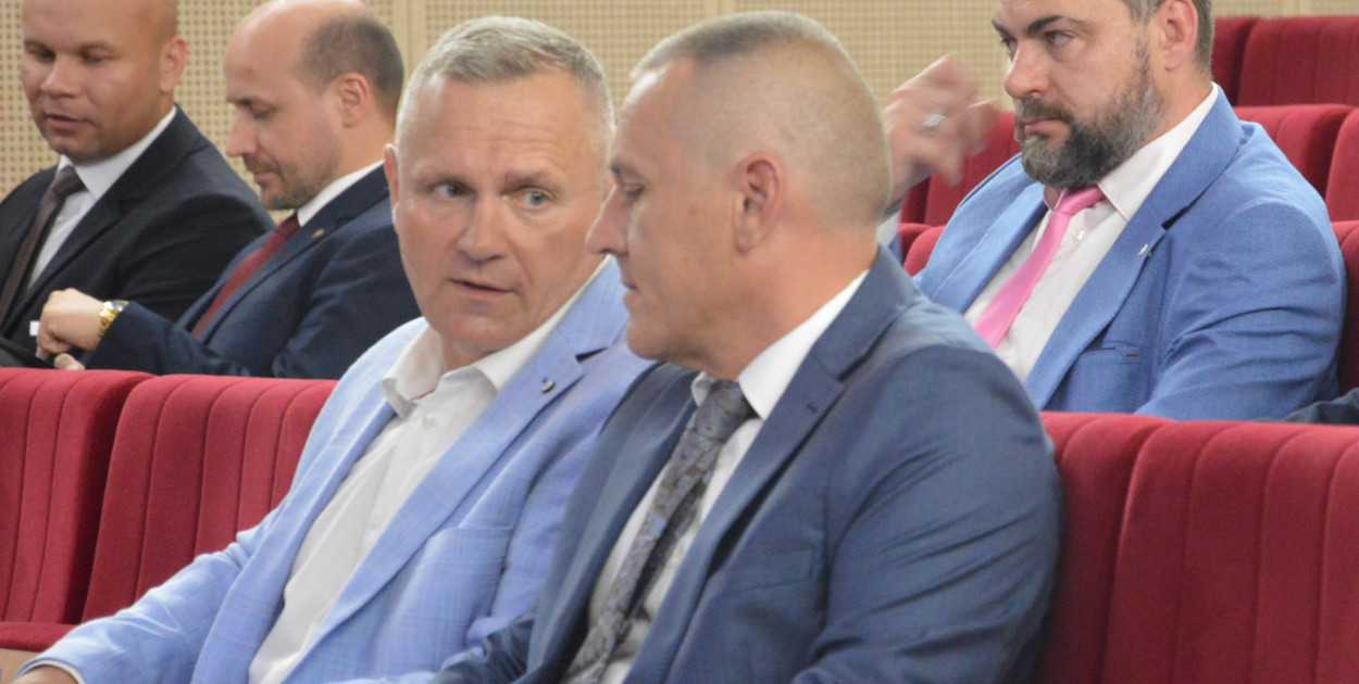 Według radnego, tężnie solankowe mają udowodnione właściwości zdrowotne, wpływając korzystnie na układ oddechowy, a także na ogólne samopoczucie osób korzystających z ich dobrodziejstw