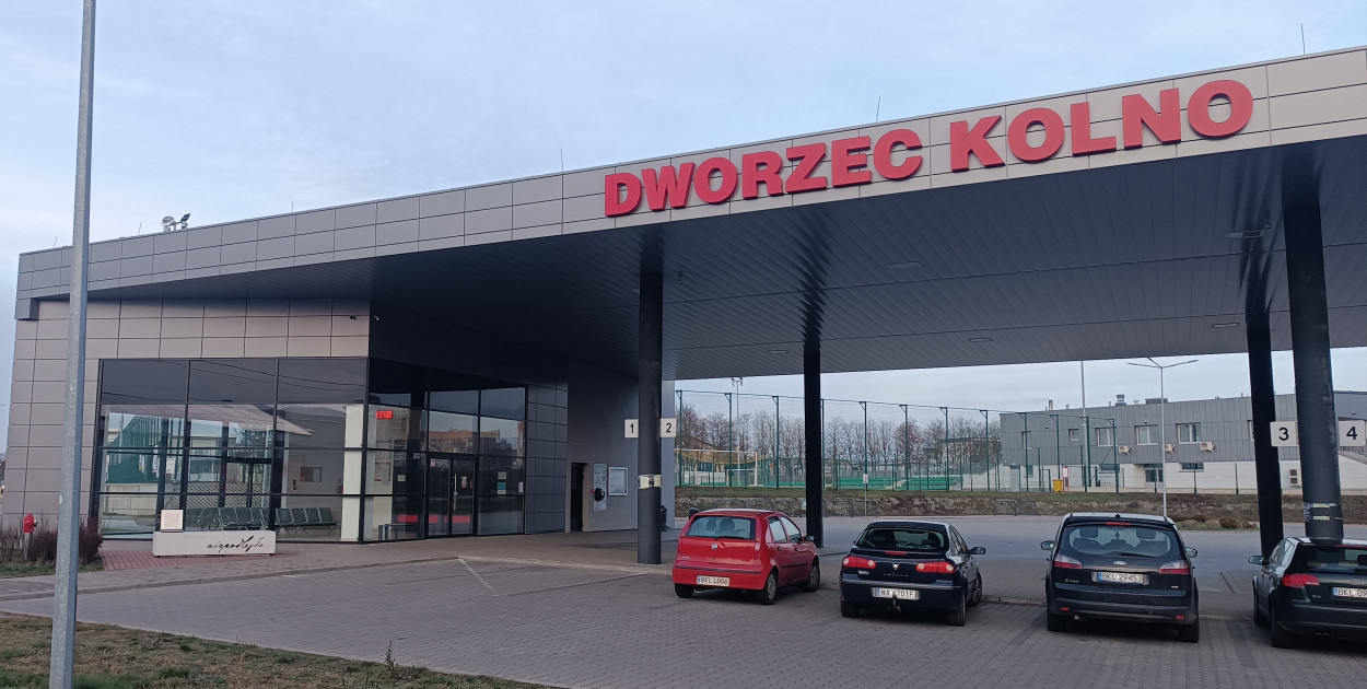 Podejmowaliśmy już kilka prób uruchomienia tego połączenia - kurs istniał, ale utrzymał się zaledwie miesiąc - twierdzi Andrzej Duda. - Mimo dopłat, przewoźnicy nie byli w stanie utrzymać kursu przy tak małej liczbie pasażerów
