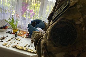 Nielegalny arsenał broni i amunicji-5111