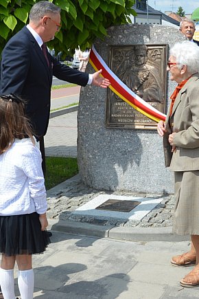 Odsłonięcie tablicy pamiątkowej-5201