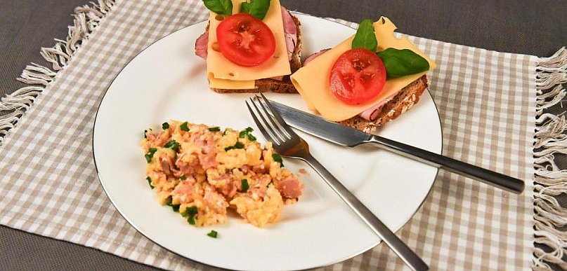 Jedz obfite śniadanie zamiast dużego obiadu - radzą naukowcy