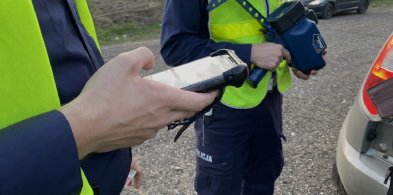 Policja w Kolnie: Miał fałszywe dokumenty. Wpadł, bo jechał za szybko -33968