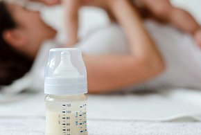 Groźna bakteria w mleku dla niemowląt. Nie podawaj dzieciom!-34319