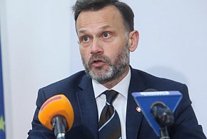 Politycy PiS: wojewoda podlaski pyta samorządy o lokowanie migrantów-35324
