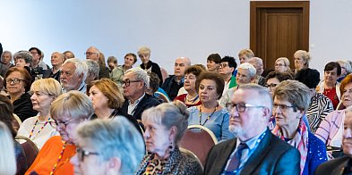 Dlaczego warto mieć radę seniorów w gminie-43828