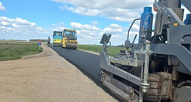 Kładą asfalt w Janowie oraz Zabielu-Zakaleń-44080