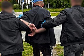 Mieszkaniec Kolna odpowie za kradzież rozbójniczą-44154