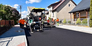 Zakończono wylewanie asfaltu na ul. Łabno Duże w Kolnie-44395