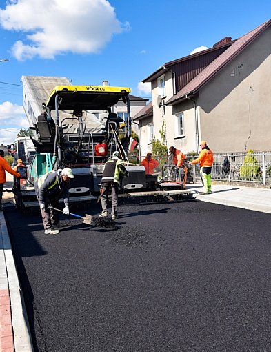 Zakończono wylewanie asfaltu na ul. Łabno Duże w Kolnie-44395