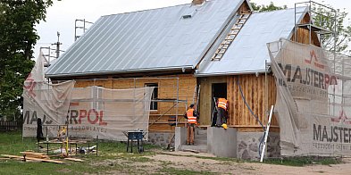 Trwają prace związane z renowacją budynków-44471