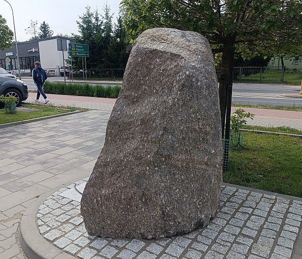 Kolno: Jest już obelisk, niebawem będzie tablica-44543