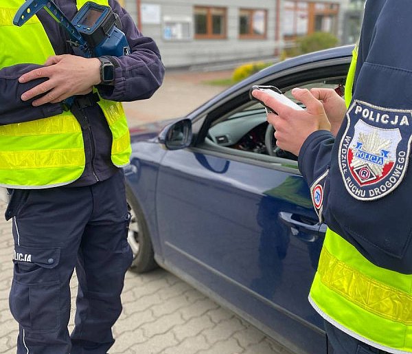 Stracił prawko, bo jechał  z prędkością 109 km/h-44580