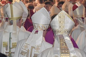 Biskupi po obradach. Krytyka ministerstwa i nowa komisja ds. nadużyć-45137