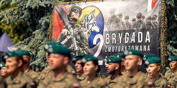 Brygada zmotoryzowana ma swoją chorągiew-45234