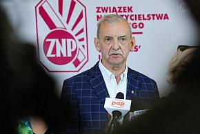 ZNP ogłosił pogotowie protestacyjne; żąda podwyżek o 10 proc. od 1 września-45384