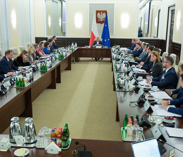 Rada Ministrów przyjęła projekt wliczający umowy cywilnoprawne do stażu pracy-45387