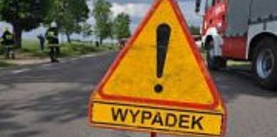 Samochód osobowy zderzył się z ciągnikiem rolniczym-45489