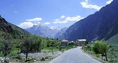 Na szlaku wielkich gór – trekking na Karakorum krok po kroku-45944