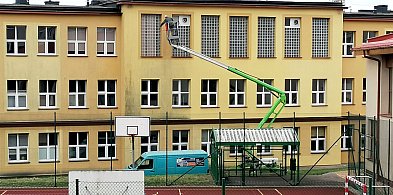 Trwa czyszczenie elewacji budynku Ogólniaka-46020
