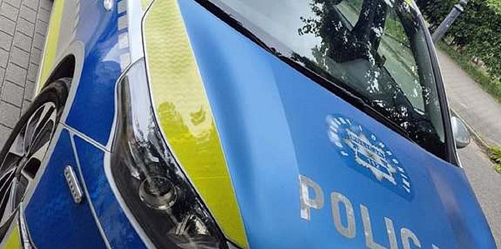  Dwie osoby w szpitalu po zderzeniu auta z szynobusem-46046