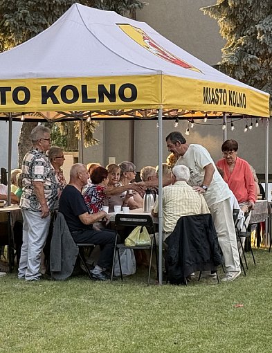 Rozpoczęła się zabawa pod chmurką-47112