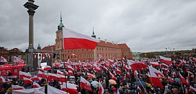 Podczas wiecu PiS przeciw m.in. nielegalnej migracji...