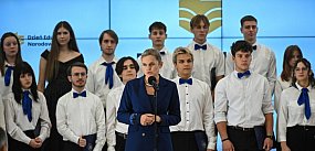 Nowacka do rodziców: nauczyciele dbają o wasze dzieci