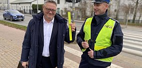 Burmistrz Kolna promuje odblaski