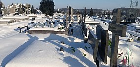 Kolneński cmentarz w zimie (fotorelacja)