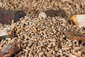 Drożeje popularny opał. Miliony Polaków dostaną po kieszeni tej zimy-48941