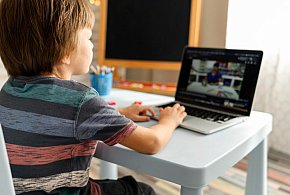 Popularni influencerzy mogą mieć kłopoty. Treści dla dzieci budzą kontrowersje-49328