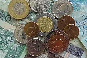 Nowe regulacje dla dorabiających. Od grudnia zmieniają się limity-49599