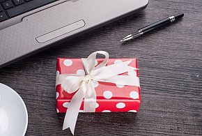 Świąteczna paczka może stać się problemem. Skarbówka patrzy z ukrycia-49744