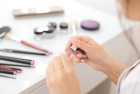 Nie używaj tych kosmetyków. GIS ostrzega przed produktami-49774