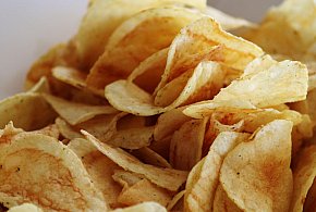 Podatek tłuszczowy uderzy w przekąski? Posłowie pokazują projekt-50083