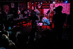 Próba bicia rekordu w graniu bluesa non stop; muzycy mają grać 34 godziny-50146