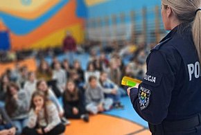 Do uczniów trafiło blisko 3 tysiące sztuk opasek odblaskowych-50421