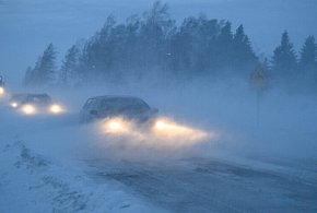 W nocy w całym kraju spadnie śnieg; IMGW ostrzega przed zamieciami śnieżnymi-50605
